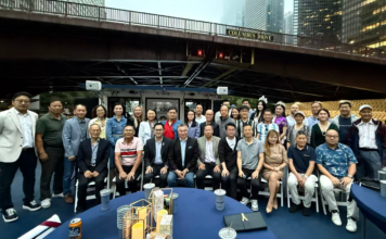 扬帆聚力 共创未来——芝加哥华商会年度游船之旅圆满举行