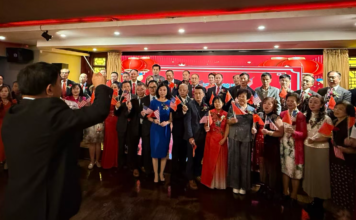 凝聚侨心 共庆华诞大芝加哥地区华侨华人举行盛大国庆晚宴